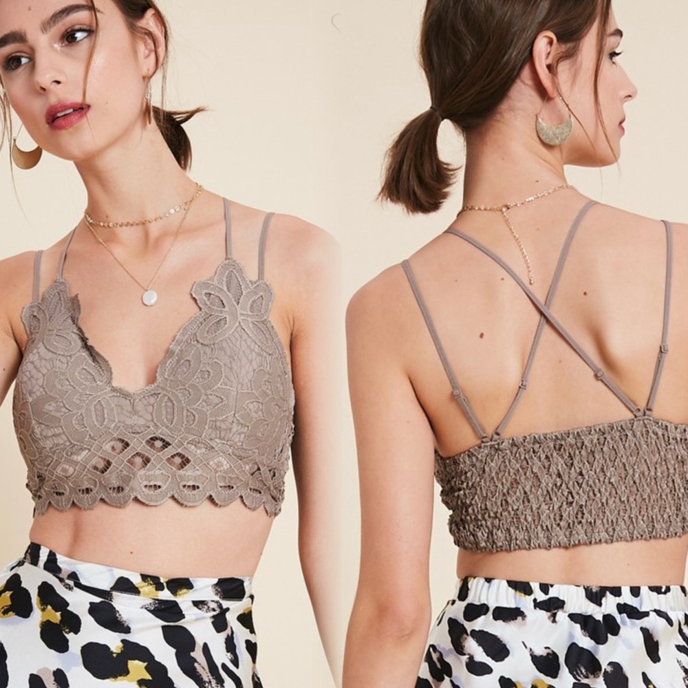 Elegant lace bralette with stretchy back in ash
